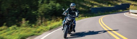 OLEJ SILNIKOWY SYNTETYCZNY MOTOCYKLOWY AMSOIL 4T METRIC 10W40 MCF 0,946L